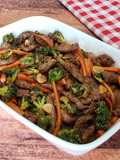 Carne com Brócolis à Moda Chinesa