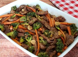 Foto de Carne com Brócolis à Moda Chinesa