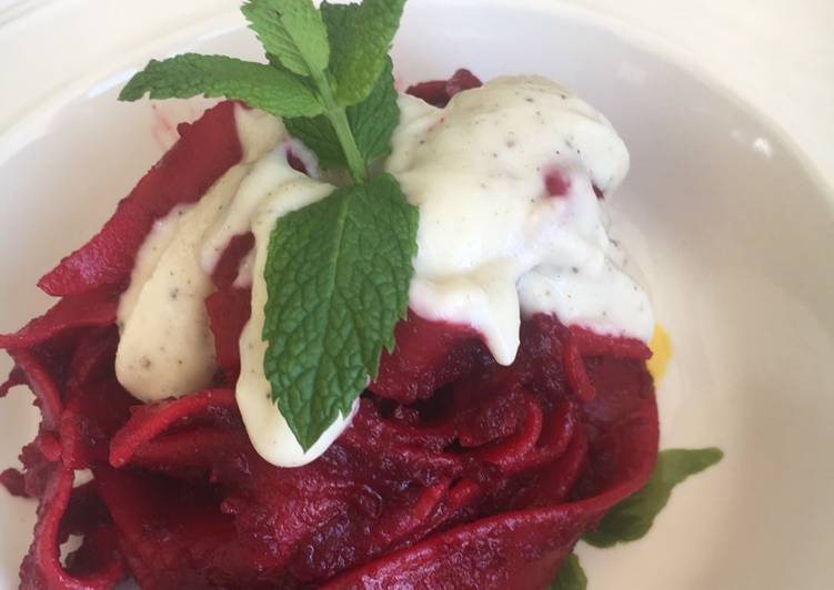 Pappardelle con rapa rossa e cremina di pecorino romano