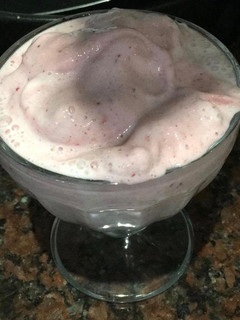Una foto de Helado saludable de banana y frutilla