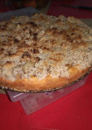 Una foto de Kuchen de plátano con migas