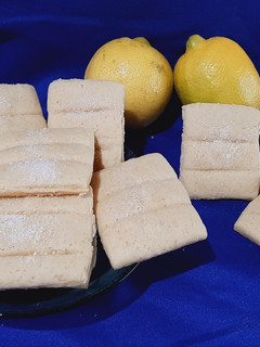 Una foto de GALLETITAS DE LIMÓN 🍋🍋(fáciles y económicas)