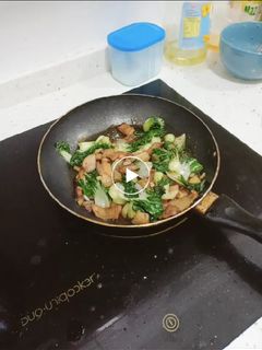 Hình của món Thịt ba rọi xào cải 🥓🥓.