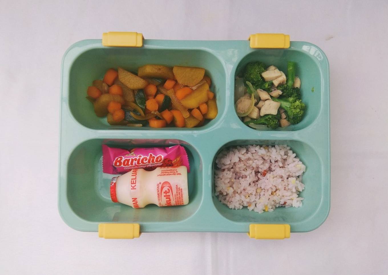 Bekal Makan Tumis Ayam Brokoli dan Lobak Kecap