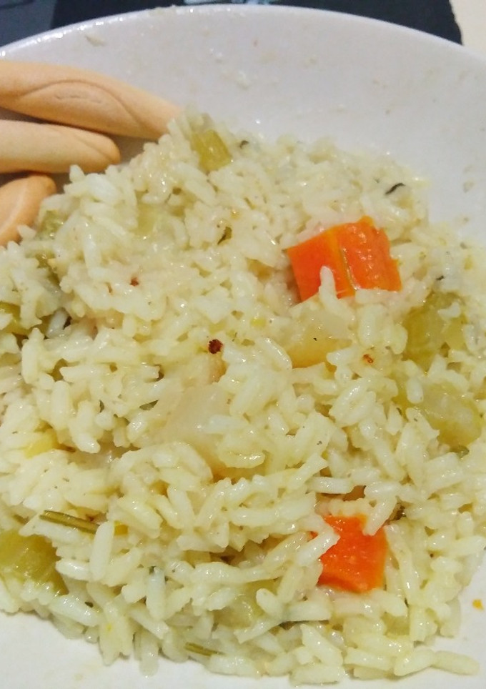Una foto de Arroz con verduras y leche de coco al curry
