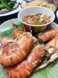 กุ้งอบเนยกระเทียมง่ายๆ หอมอร่อย