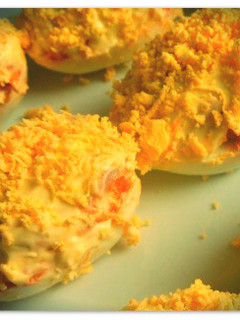 Una foto de Huevos rellenos de atún