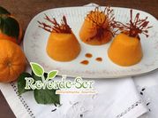 Una foto de flan de mandarina