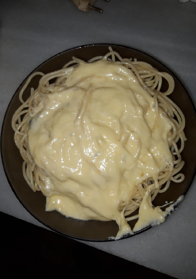 Una foto de Espaguetis salsa 4 quesos