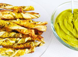 Une photo de Bâtonnet gressin et guacamole