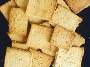 Una foto de crackers de harina