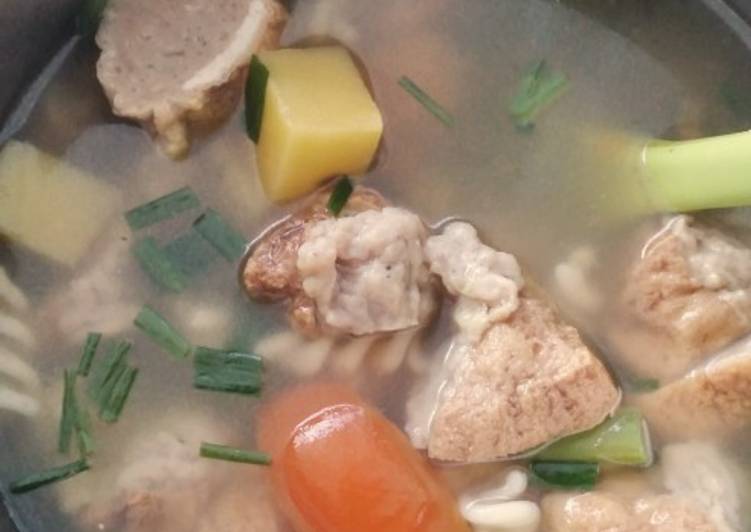 Cara Gampang Menyiapkan Sup Tahu Baso Sayuran yang Lezat Sekali