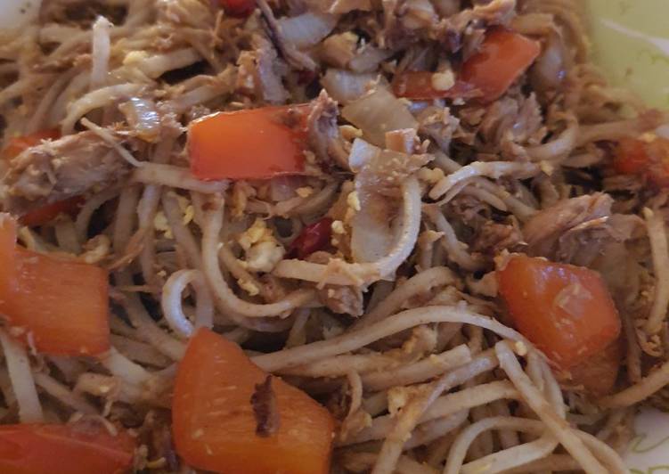 Recipe of Perfect Sweet chicken noodles