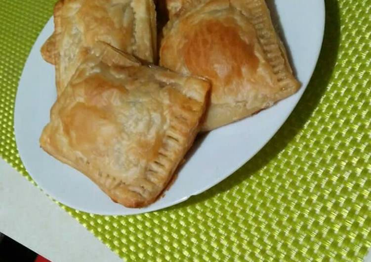 Langkah Mudah untuk Menyiapkan Apple 🍎 pie goreng yang Enak Banget
