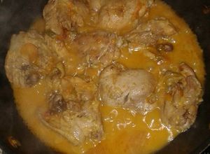 Una foto de Pollo al jugo con arroz