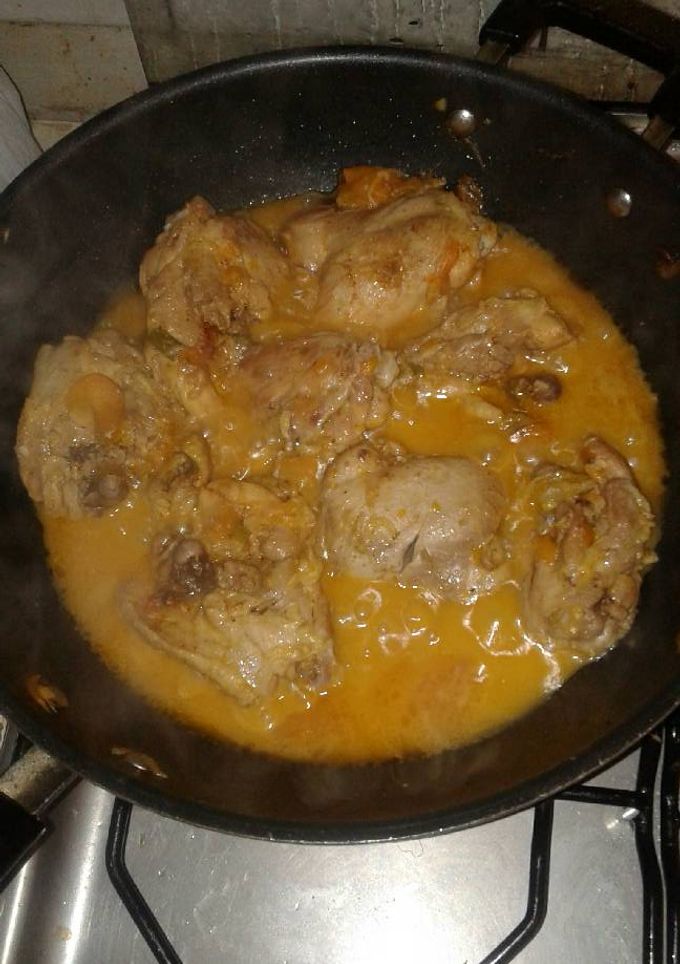 Una foto de Pollo al jugo con arroz