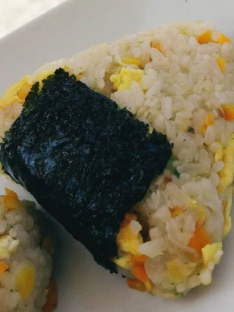 Cara Simple Membikin Resep  Nasi Goreng Putih Onigiri yang Menggugah Selera, Lezat Sekali