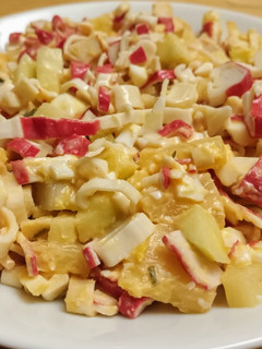 Una foto de Ensalada de cangrejo y piña