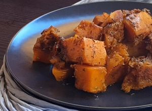 Foto di Zucca in padella con erbe aromatiche e aceto balsamico