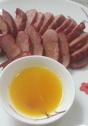 Hình của món Ức vịt hun khói sốt cam.