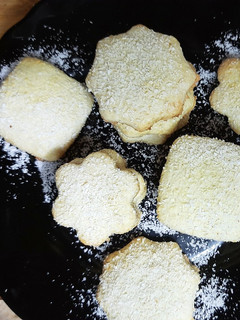 A picture of Coconut 🥥 biscuits..very easy recipe.