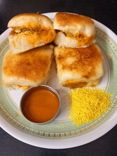 કચ્છી દાબેલી (Kutchi Dabeli Recipe In Gujarati) રેસીપી મુખ્ય ફોટો