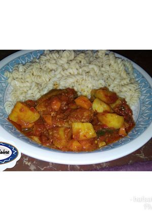 A picture of Macaroni and sweet potato sauce.