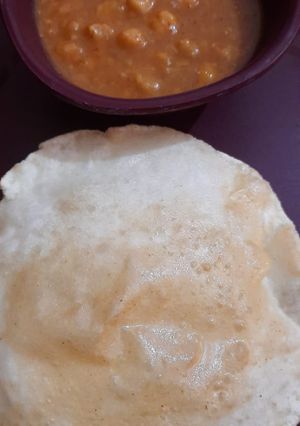 A picture of Chole bhature.