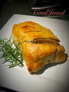 A picture of Beef Wellington.