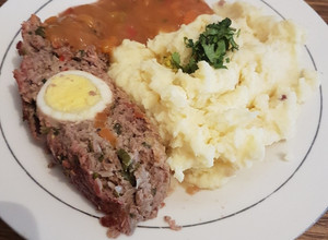 Una foto de Asado Alemán con salsa de carne