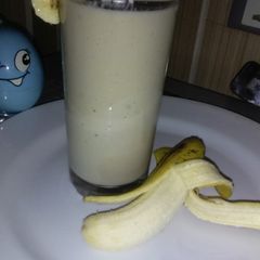 A picture of Banana, Apple Smoothie.