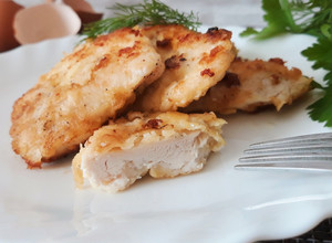 Фото Сочные отбивные из куриной грудки на скорую руку.