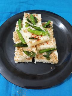 ફરાળી ખાટ્ટા ઢોકળા (Farali Khata Dhokla Recipe In Gujarati) રેસીપી મુખ્ય ફોટો