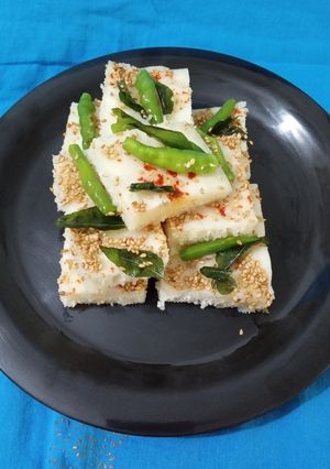 ફરાળી ખાટ્ટા ઢોકળા (Farali Khata Dhokla Recipe In Gujarati) રેસીપી મુખ્ય ફોટો