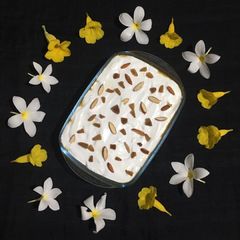A picture of Cold Mango Cake.