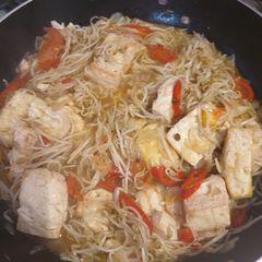 A picture of Tofu with bean sprouts.