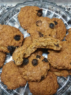 Una foto de Galletitas avena, zanahorias y pasas!!