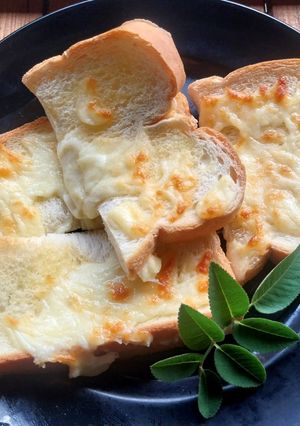 Foto resep Mozzarella Cheese Bread (Pakai Air Fryer)