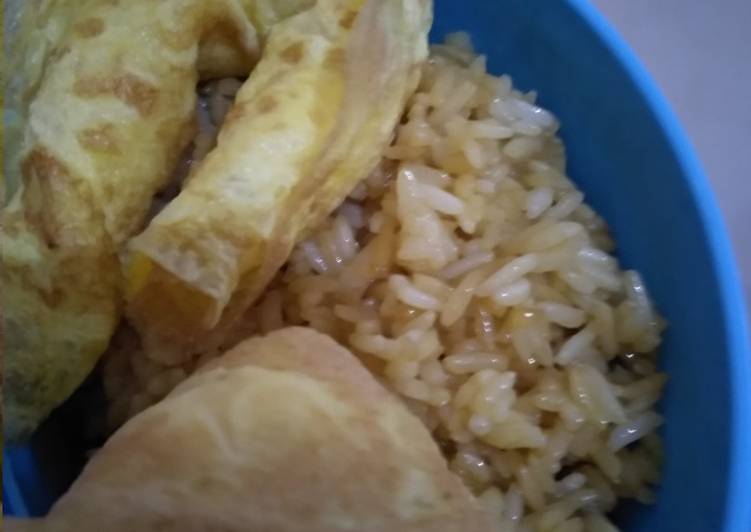 Olahan 10.Nasi goreng mentega ndeso Topping telur | Langkah Membuat 10.Nasi goreng mentega ndeso Topping telur Yang Sempurna