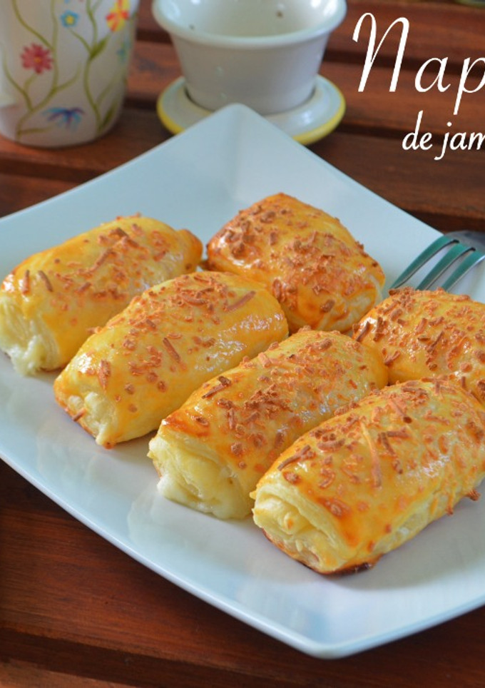 Una foto de Napolitanas de jamón york y queso. (Sin Thermomix)