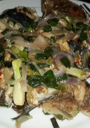 A picture of Steamed fish.