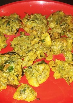 A picture of Methi pakore.