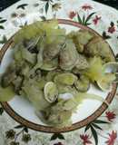 Alcachofas con almejas y patatas