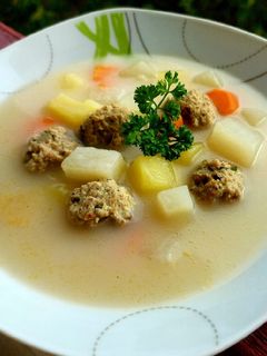 Karalábé gombóc leves recept fotója