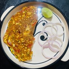 A picture of Cheesy broccoli omelette.