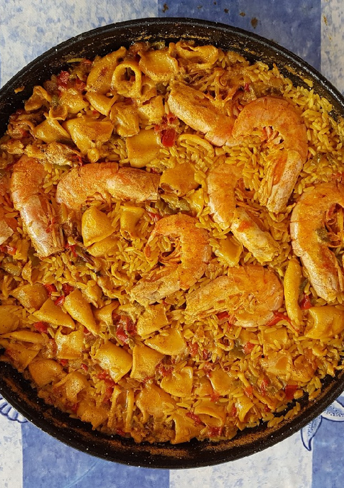 Una foto de Paella al fuego 🔥😋
