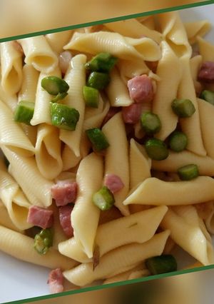 A picture of Garganelli with asparagus and pancetta.