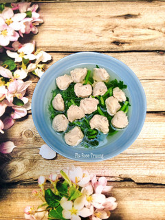 Hình của món Canh Rau Cải Cúc Nấu Giò Sống.