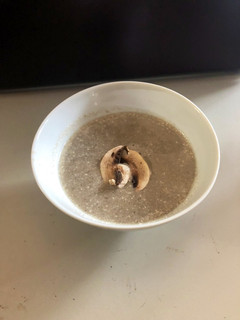 Una foto de Crema de champiñones uff deli