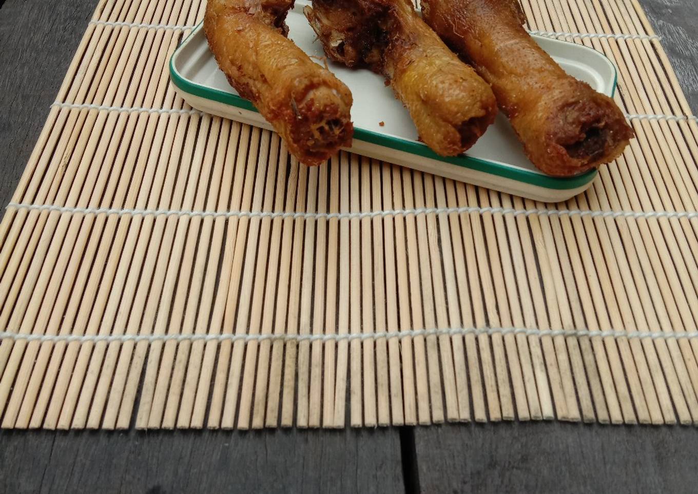 Kepala ayam goreng (bumbu racik)
